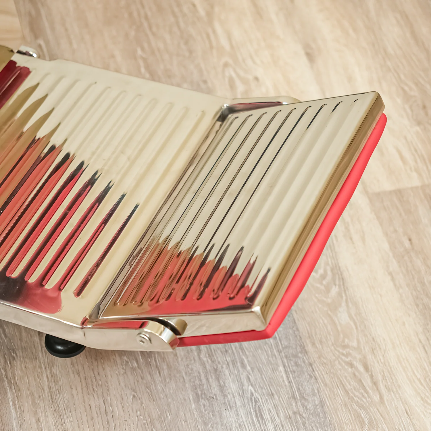 Bursa 2.0 Barber Chair - Red - Image 12