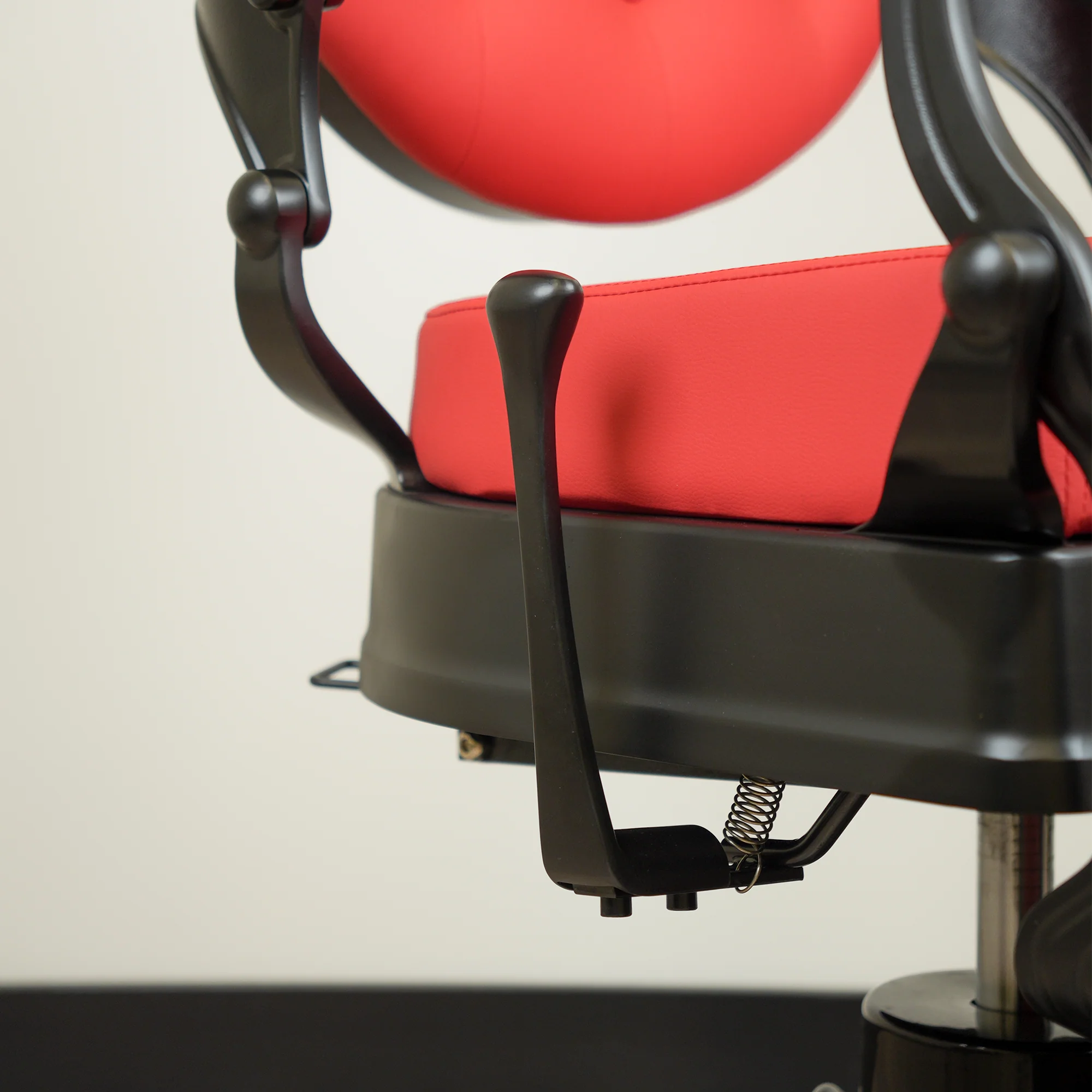 Rosario Royale Barber Chair - Image 9