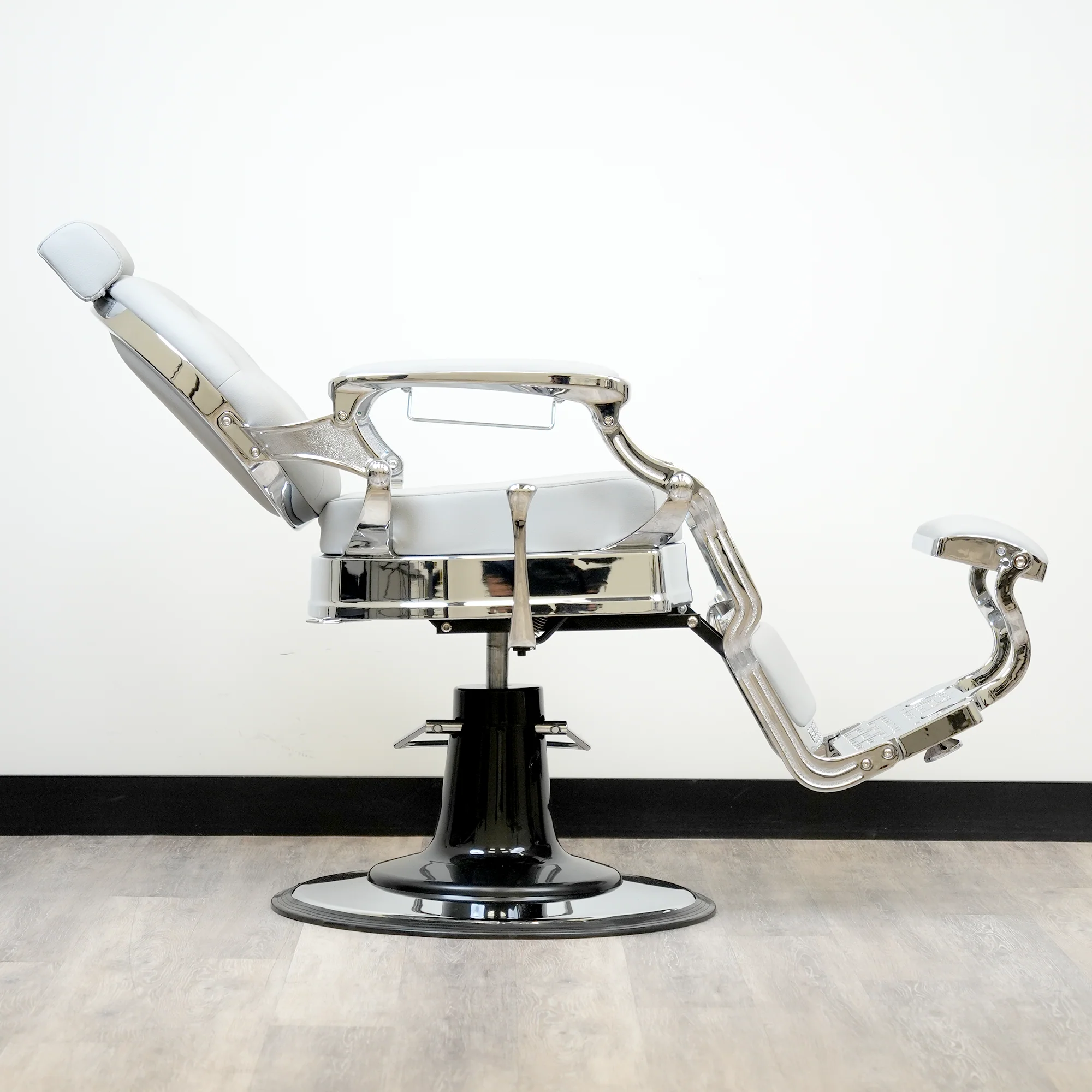 Santana Silver Barber Chair - Image 13
