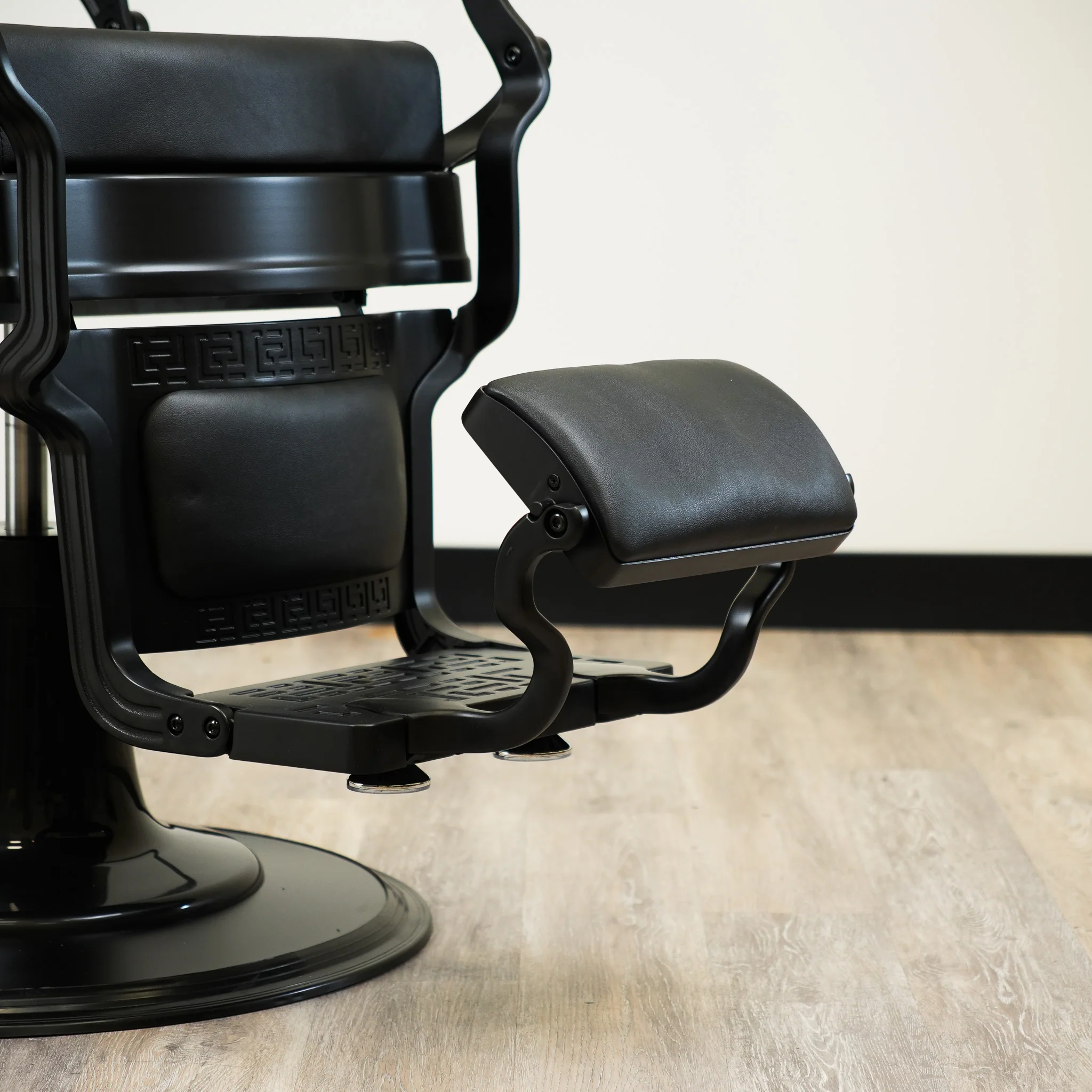 Sultan Barber Chair - Black - Image 17