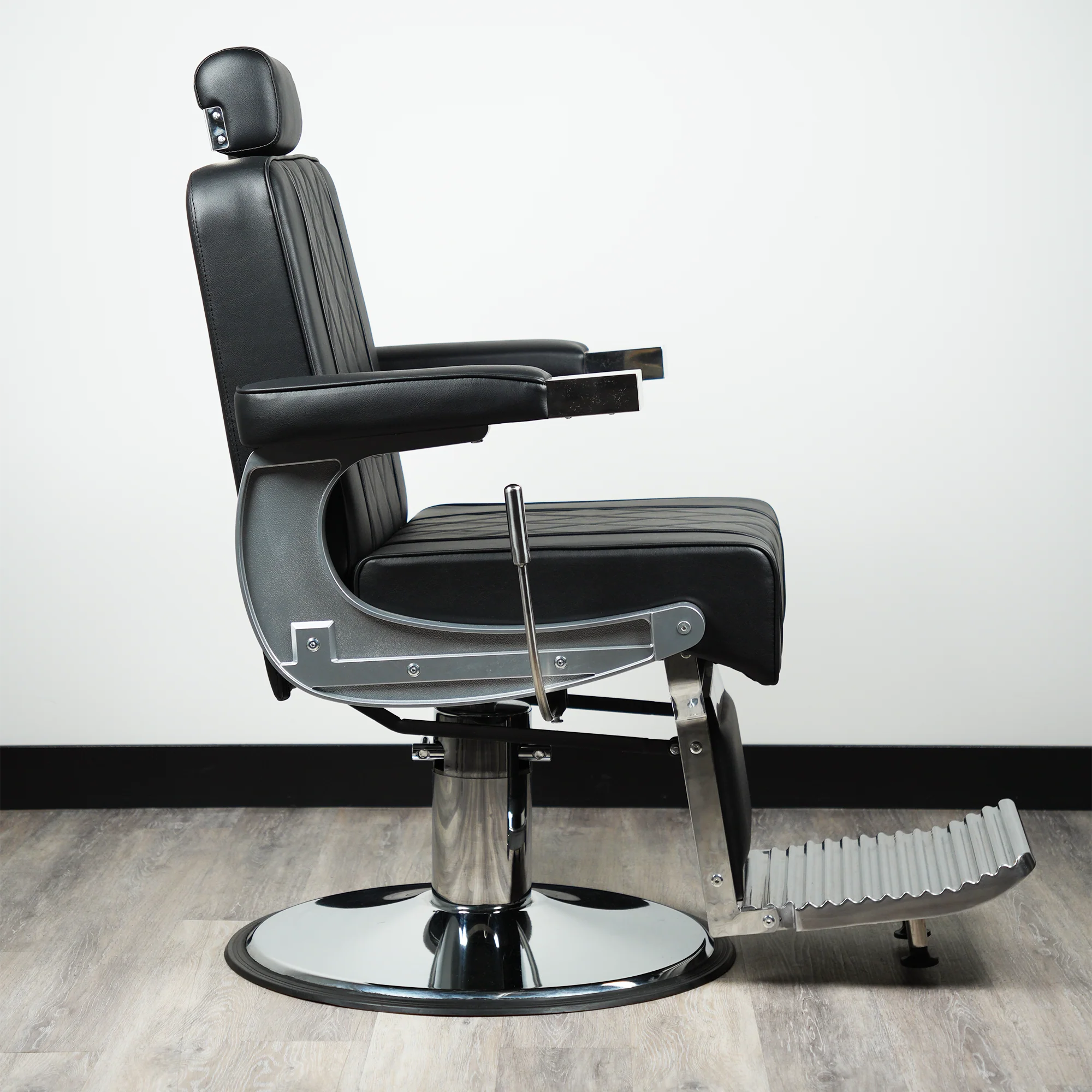 Tangier Titan Barber Chair - Image 3