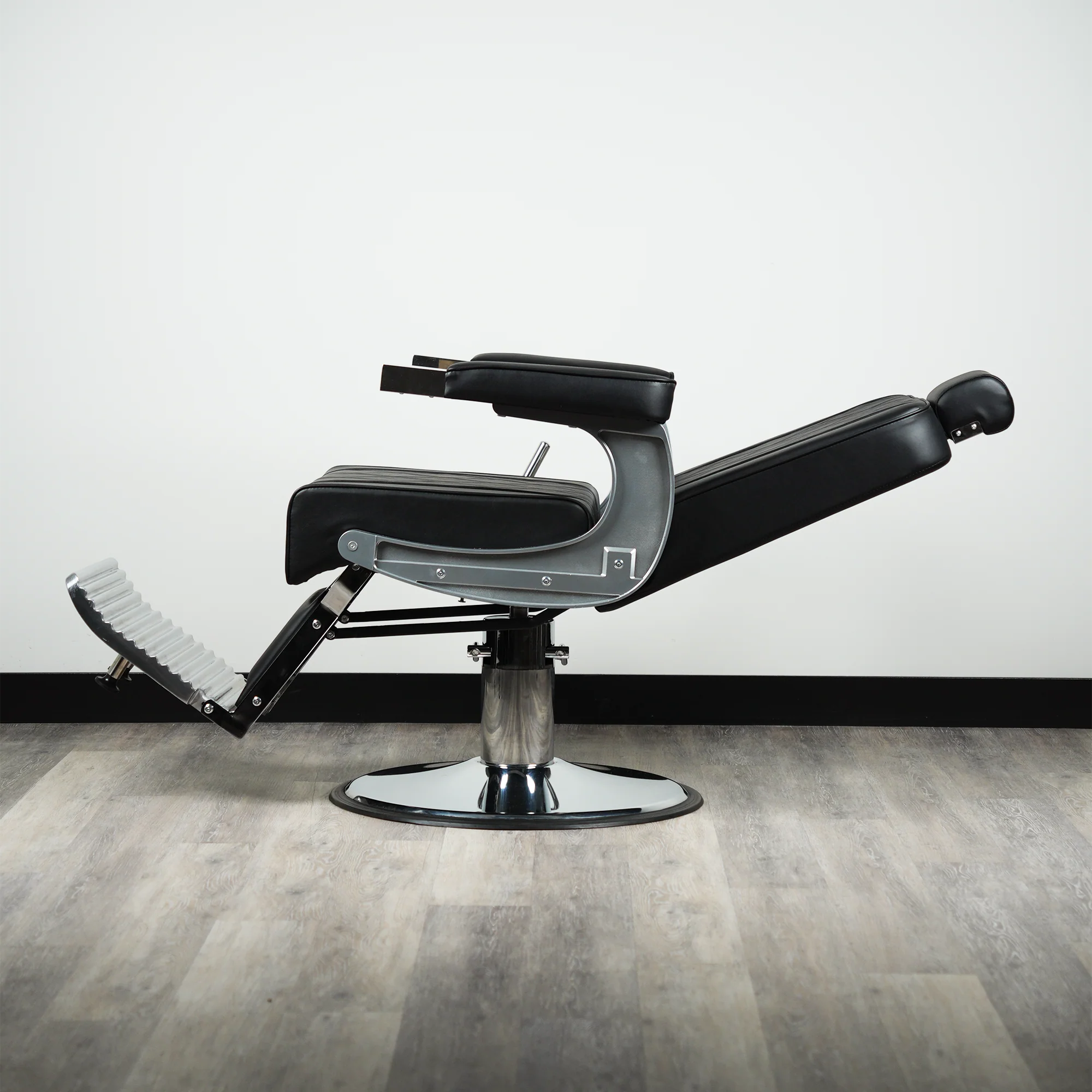 Tangier Titan Barber Chair - Image 5