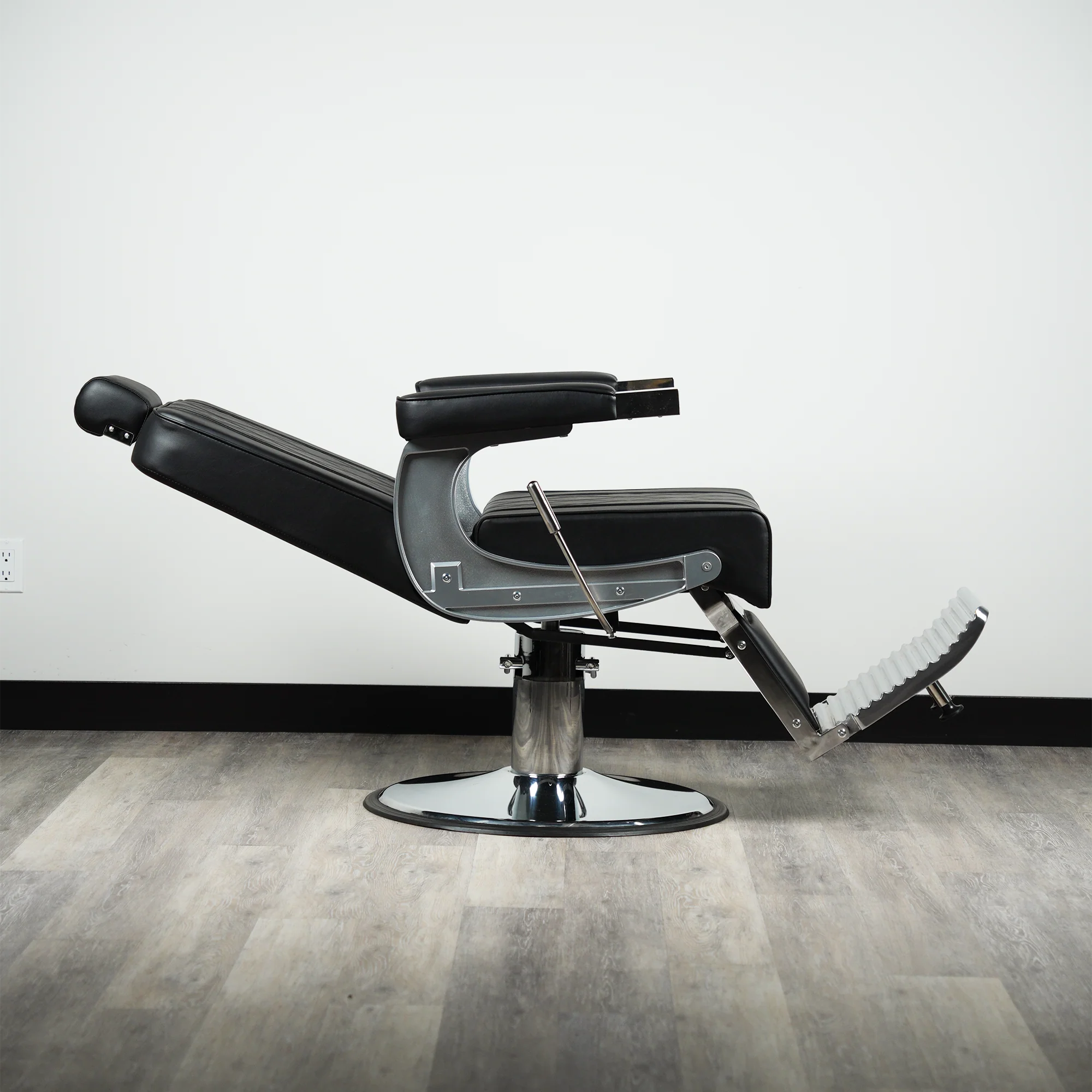 Tangier Titan Barber Chair - Image 6