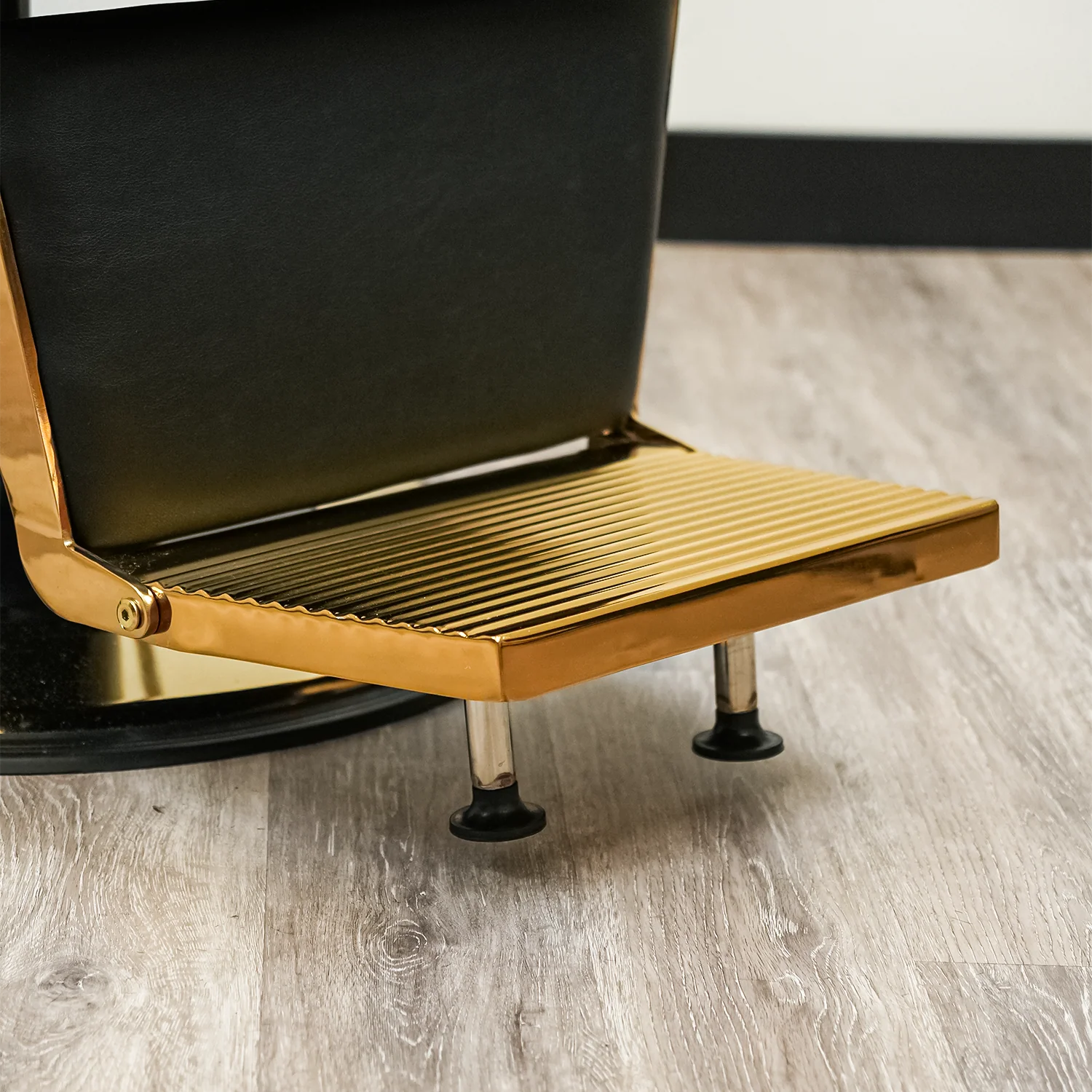 Vanguard Barber Chair - Gold - Image 11