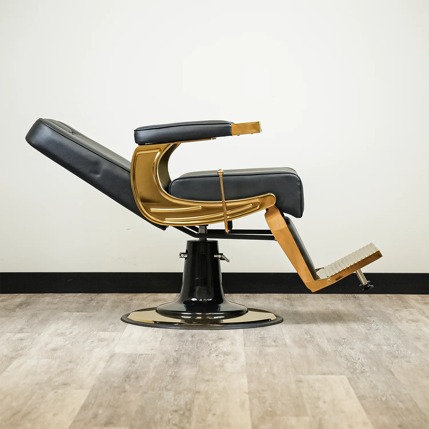 Vanguard Barber Chair - Gold - Image 5