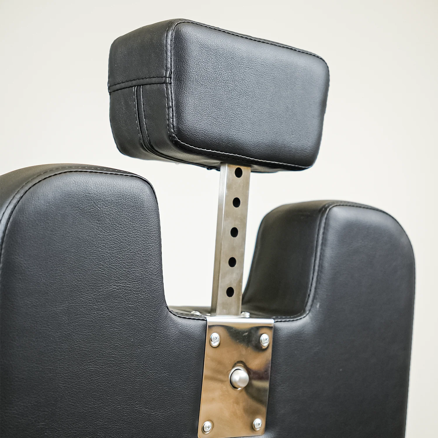 Vanguard Barber Chair - Gold - Image 9